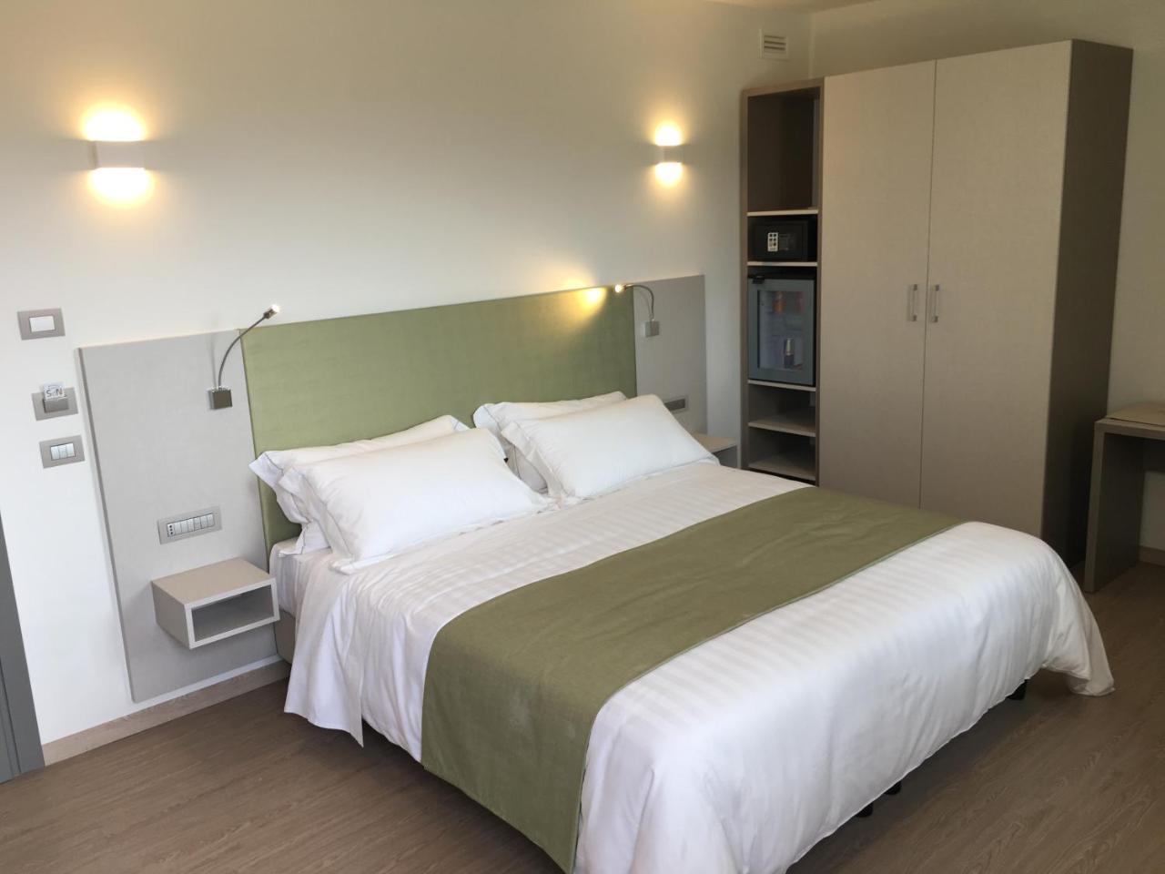 Hotel Stele Di Nora Pula Ngoại thất bức ảnh